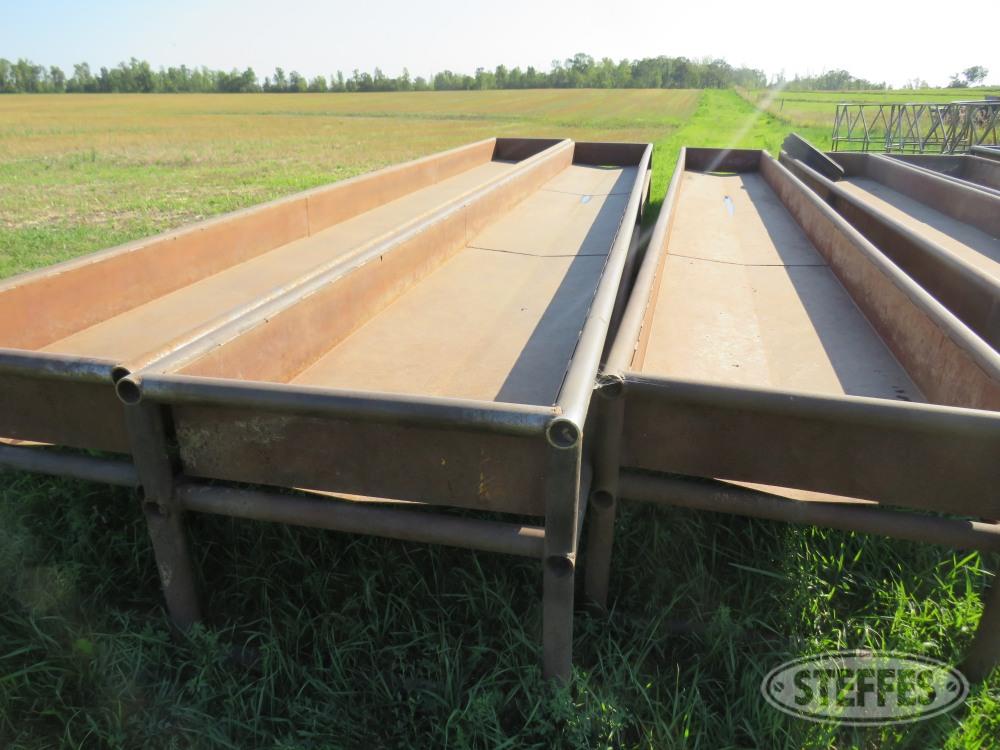 (3) Steel feed bunks